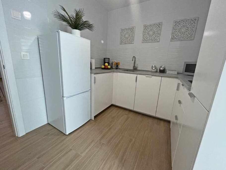 Xxii Apartamentos Morales&Arnal エステポナ エクステリア 写真