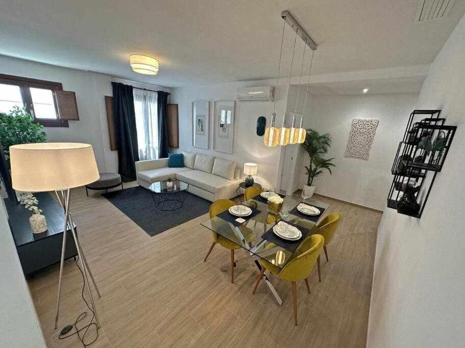 Xxii Apartamentos Morales&Arnal エステポナ エクステリア 写真
