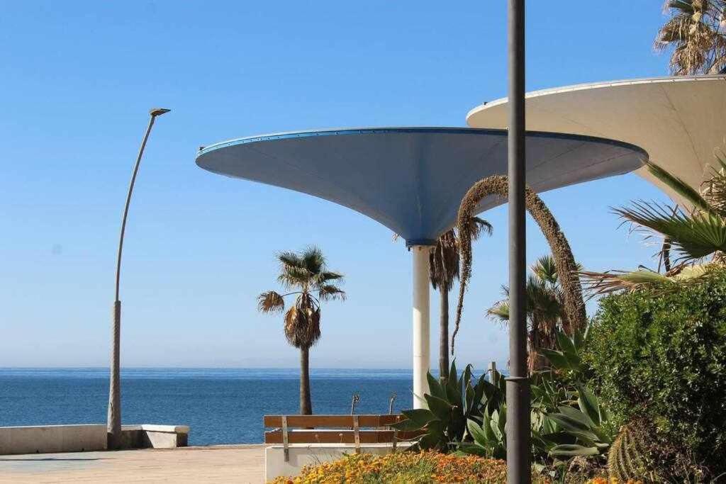 Xxii Apartamentos Morales&Arnal エステポナ エクステリア 写真