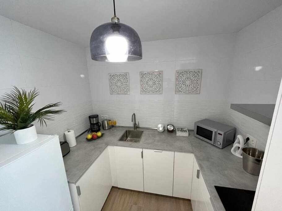 Xxii Apartamentos Morales&Arnal エステポナ エクステリア 写真