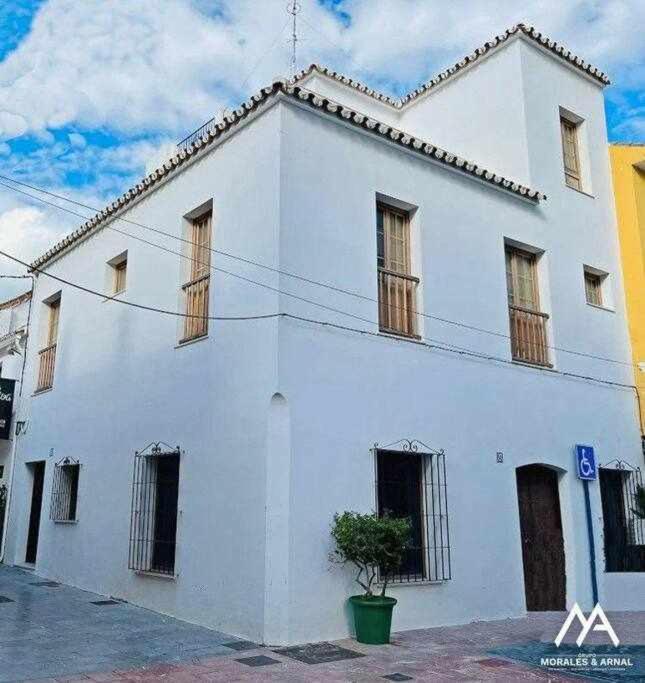 Xxii Apartamentos Morales&Arnal エステポナ エクステリア 写真