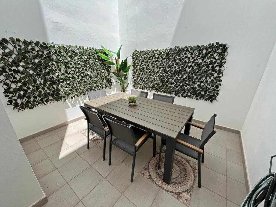 Xxii Apartamentos Morales&Arnal エステポナ エクステリア 写真