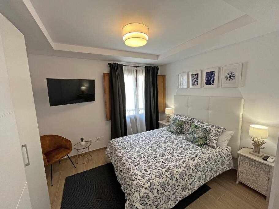 Xxii Apartamentos Morales&Arnal エステポナ エクステリア 写真