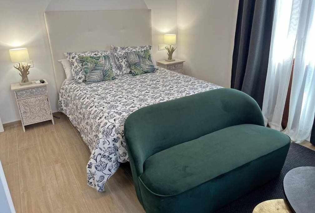Xxii Apartamentos Morales&Arnal エステポナ エクステリア 写真