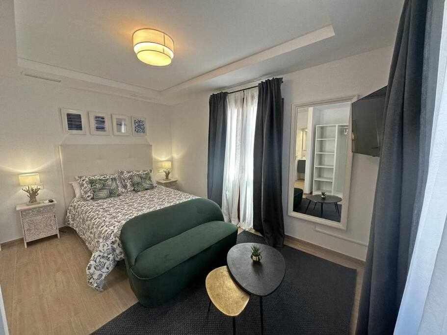 Xxii Apartamentos Morales&Arnal エステポナ エクステリア 写真