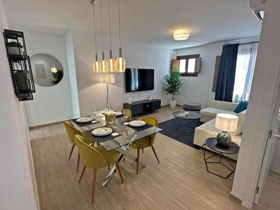 Xxii Apartamentos Morales&Arnal エステポナ エクステリア 写真