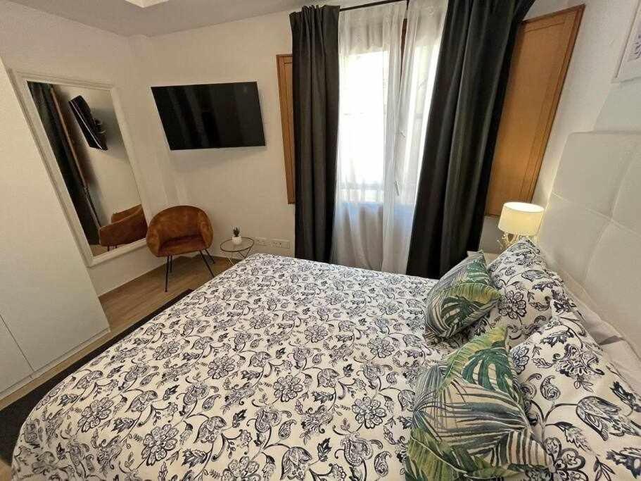 Xxii Apartamentos Morales&Arnal エステポナ エクステリア 写真